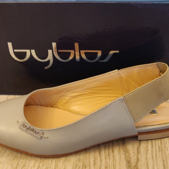 BYBLOS (made in Italy) Beige Ballet Genuine Leather Flats - Picture 6 of 16